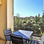 Balcon Vue Coulee Verte. Luxe Plein Coeur De Nice