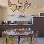 Le Rocher Avec Terrasse Et Vue Mer Pour 2, Pres Du Centre-Ville