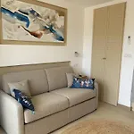 Studio Climatise A 200M De La Plage Avec Balcon, Parking Et Menage Inclus - Bormes-Les-Mimosas - Fr-1-251-836