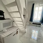 Cannes- Banane- Rue D'Antibes - Studio + Mezzanine Renove